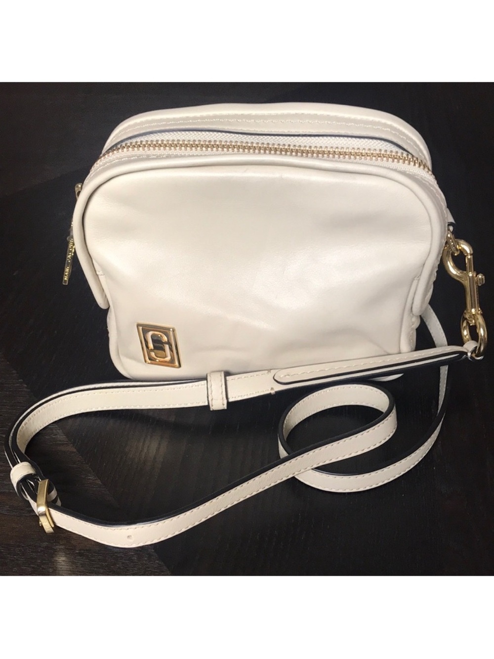 MARC JACOBS LEATHER CROSSBODY BAG